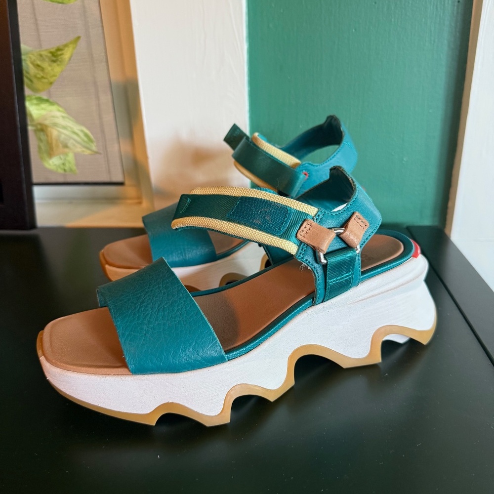 SOREL Kinetic Y-Strap Sandal